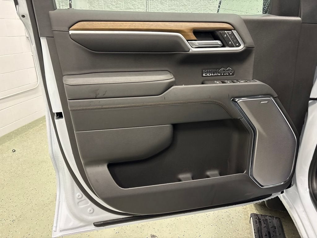 2026 Chevrolet Silverado 1500 High Country Crew Cab Short Box 4WD