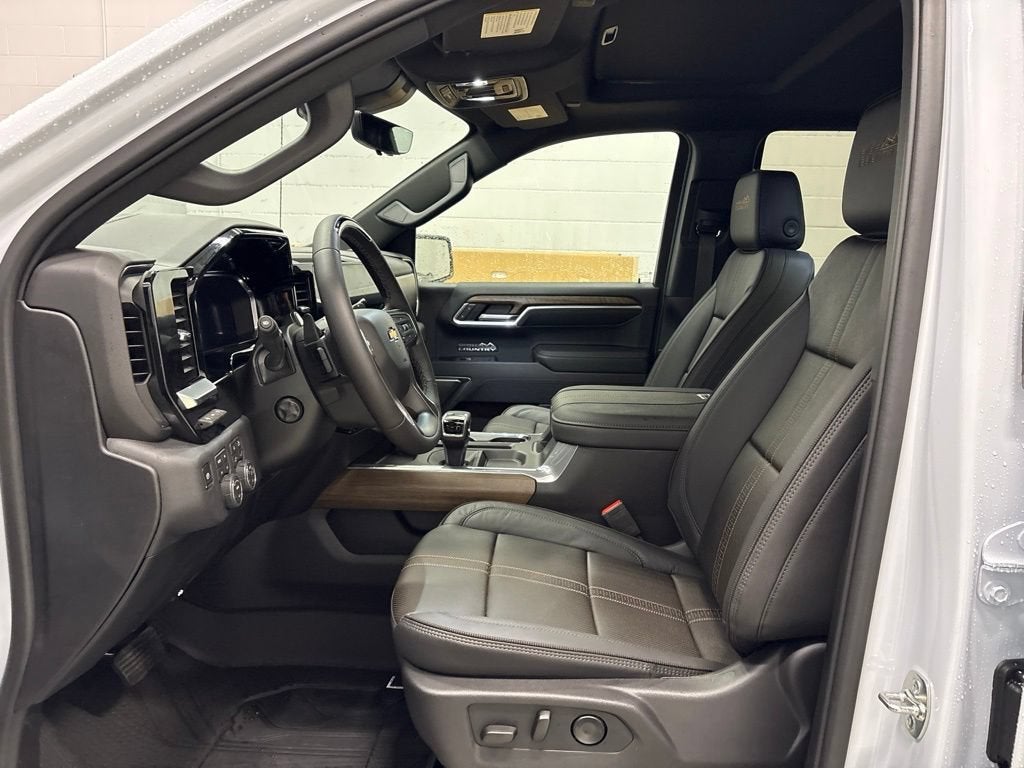2026 Chevrolet Silverado 1500 High Country Crew Cab Short Box 4WD