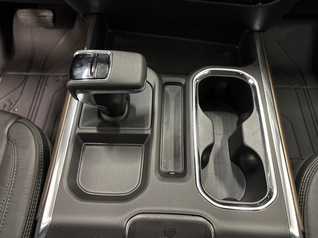 2026 Chevrolet Silverado 1500 High Country Crew Cab Short Box 4WD