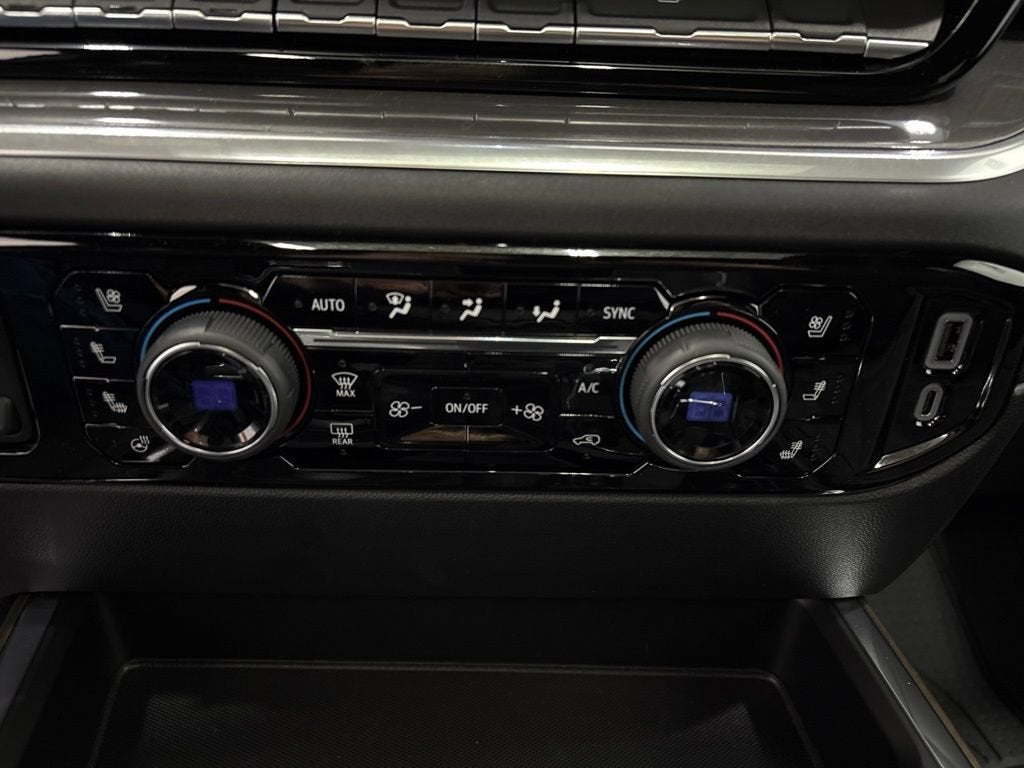 2026 Chevrolet Silverado 1500 High Country Crew Cab Short Box 4WD
