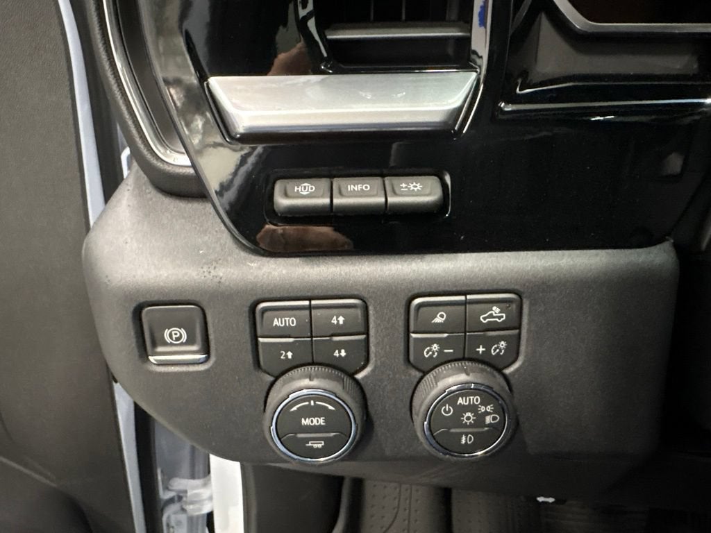 2026 Chevrolet Silverado 1500 High Country Crew Cab Short Box 4WD