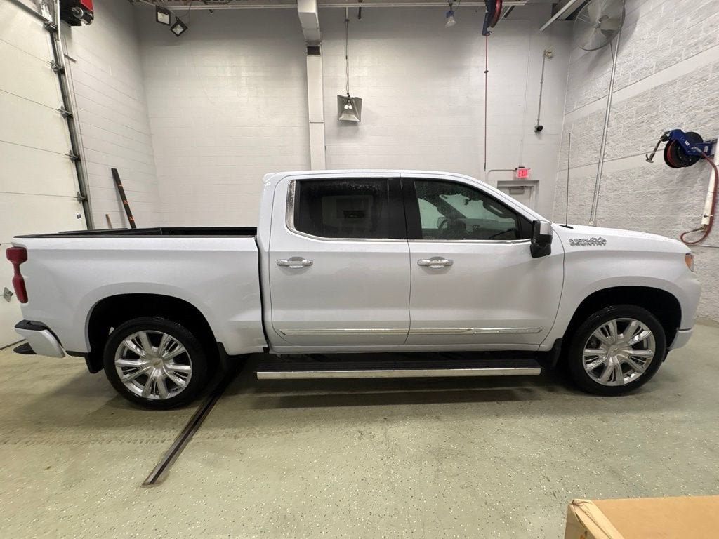 2026 Chevrolet Silverado 1500 High Country Crew Cab Short Box 4WD