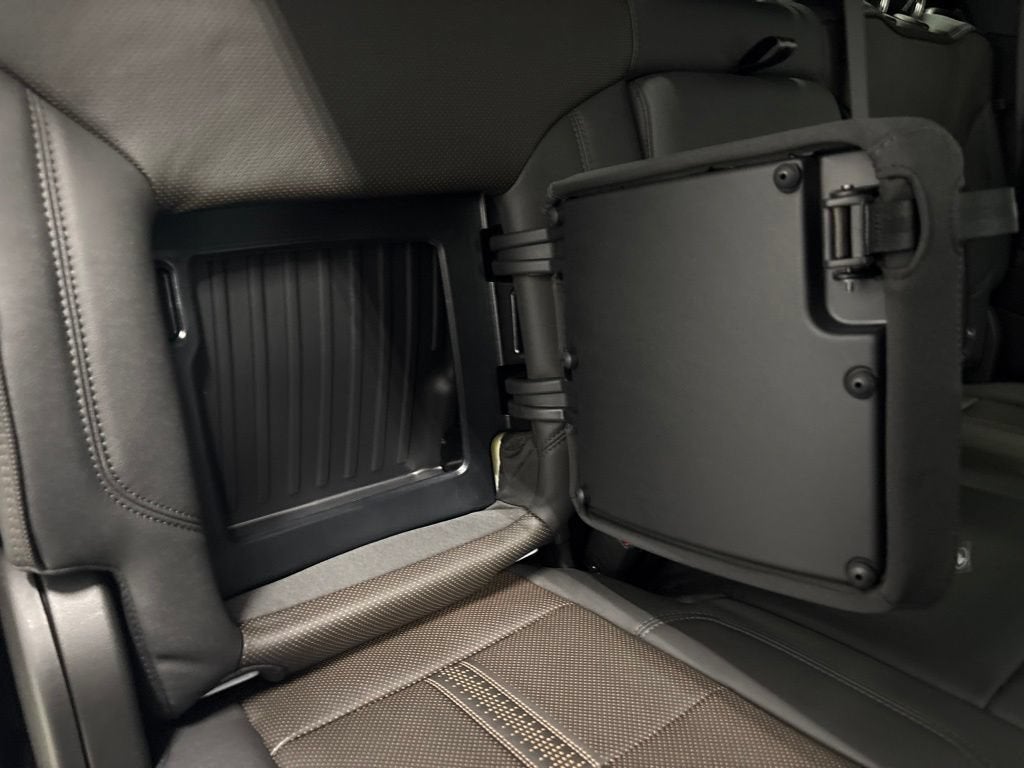 2026 Chevrolet Silverado 1500 High Country Crew Cab Short Box 4WD