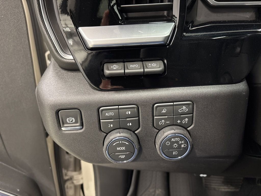 2026 Chevrolet Silverado 1500 High Country Crew Cab Short Box 4WD