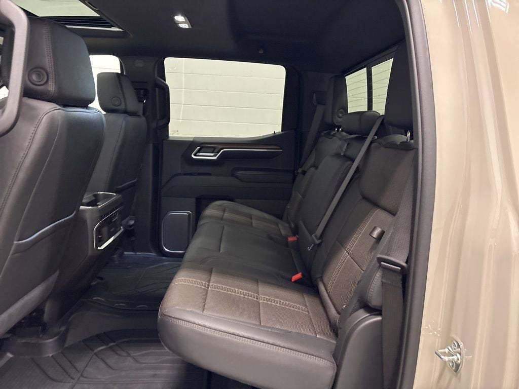 2026 Chevrolet Silverado 1500 High Country Crew Cab Short Box 4WD