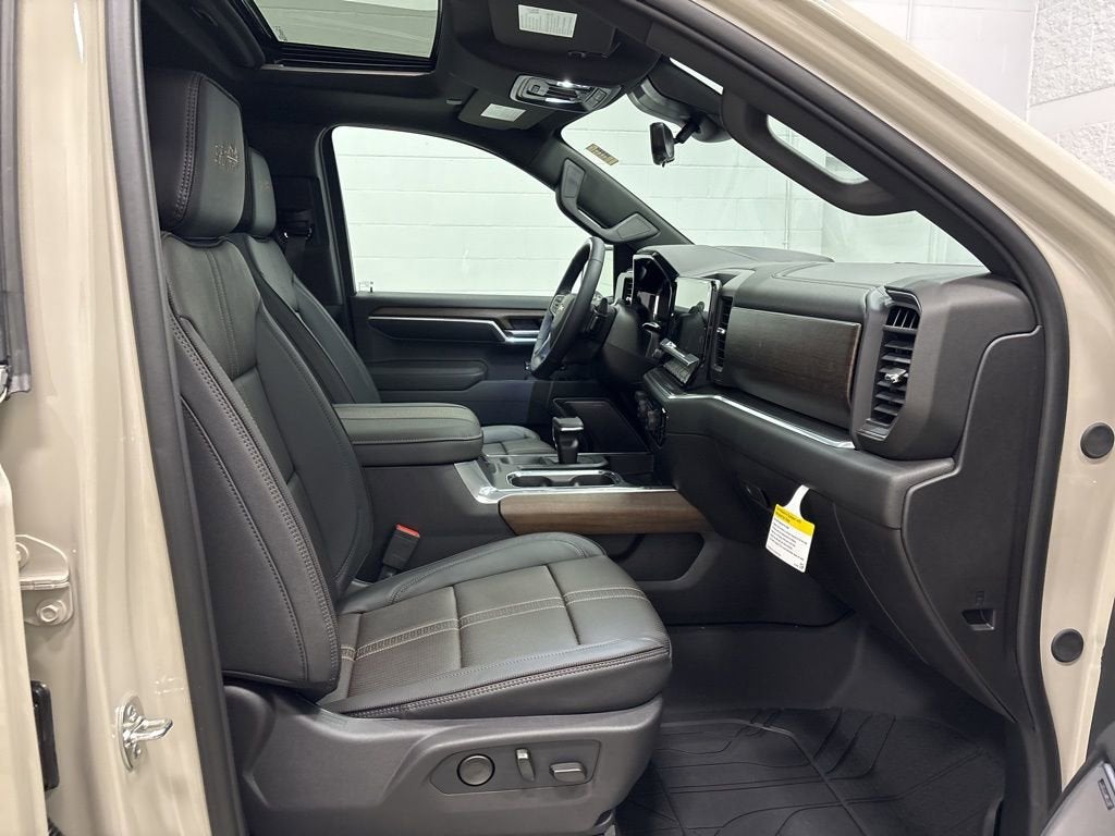 2026 Chevrolet Silverado 1500 High Country Crew Cab Short Box 4WD