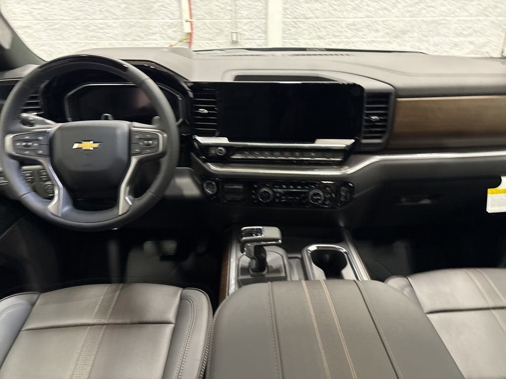 2026 Chevrolet Silverado 1500 High Country Crew Cab Short Box 4WD