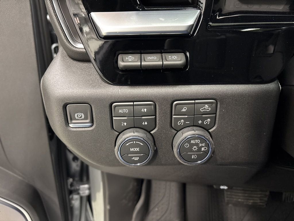 2026 Chevrolet Silverado 1500 High Country Crew Cab Short Box 4WD