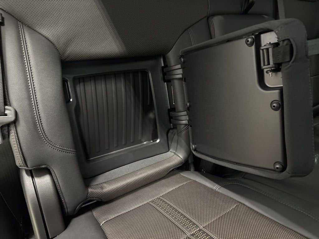 2026 Chevrolet Silverado 1500 High Country Crew Cab Short Box 4WD