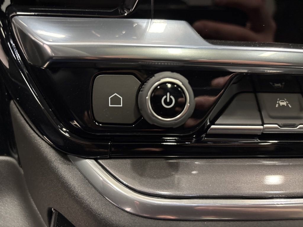 2026 Chevrolet Silverado 1500 High Country Crew Cab Short Box 4WD