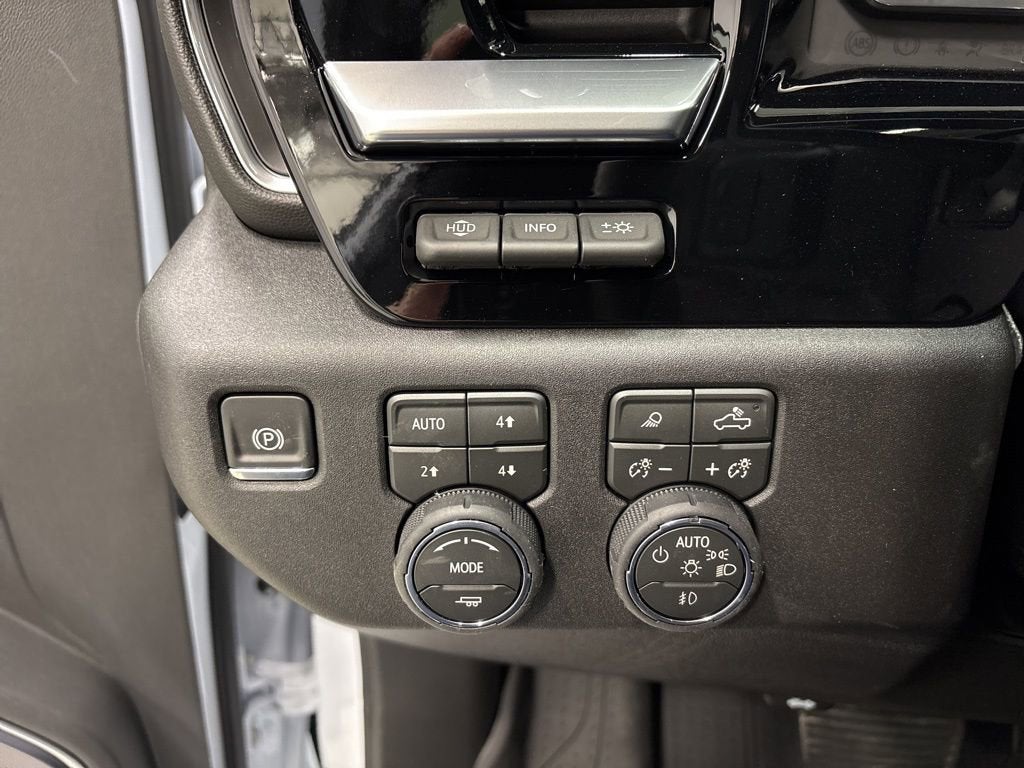 2026 Chevrolet Silverado 1500 High Country Crew Cab Short Box 4WD