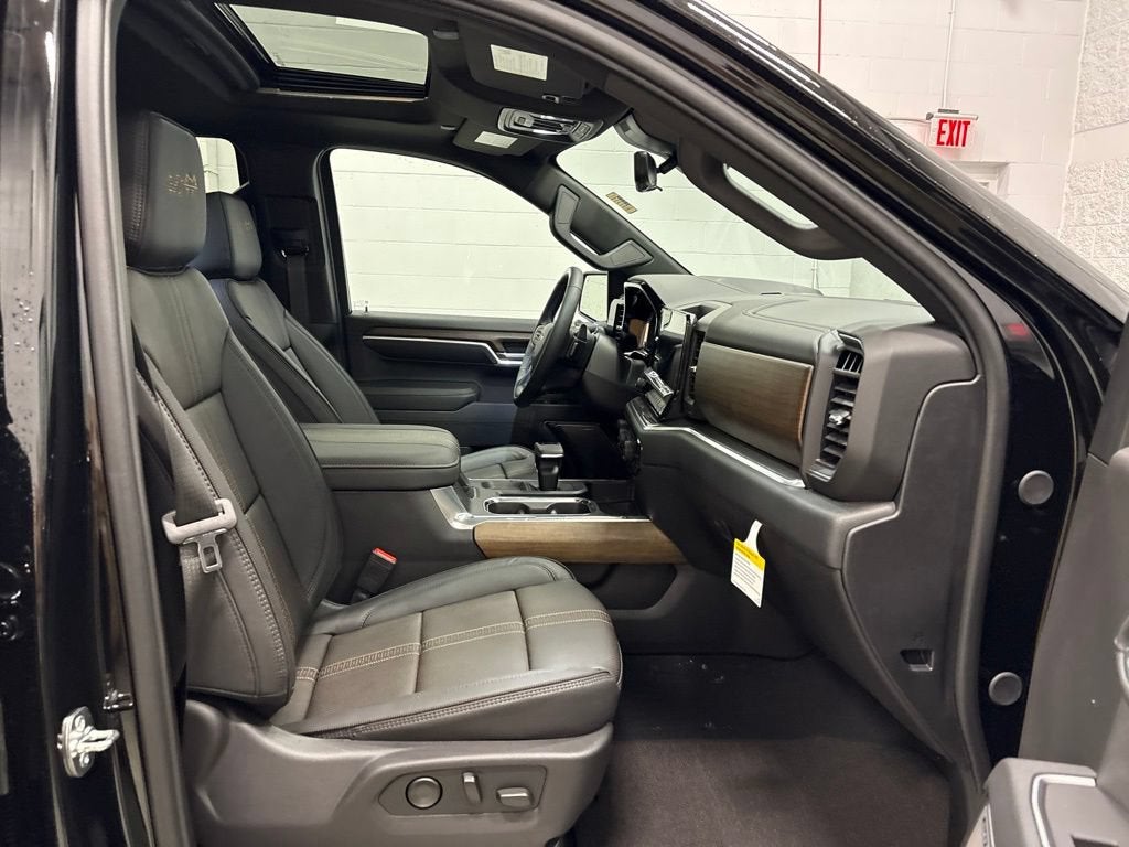 2026 Chevrolet Silverado 1500 High Country Crew Cab Short Box 4WD