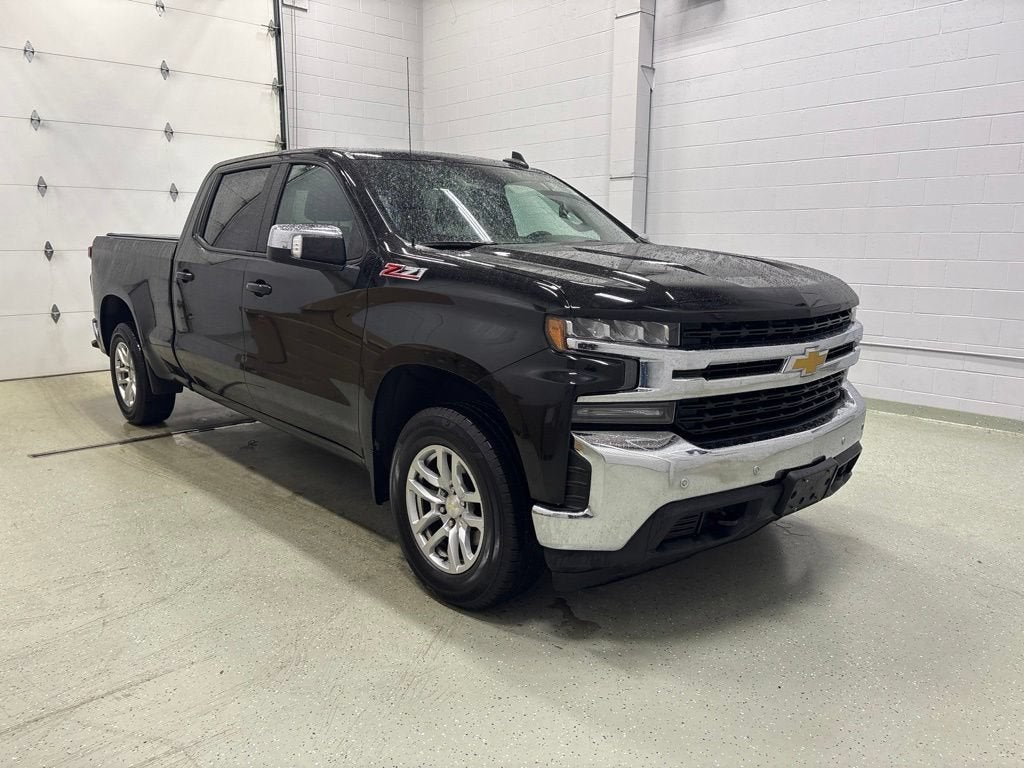 Used 2021 Chevrolet Silverado 1500 LT with VIN 1GCUYDED8MZ179905 for sale in Rogers, Minnesota