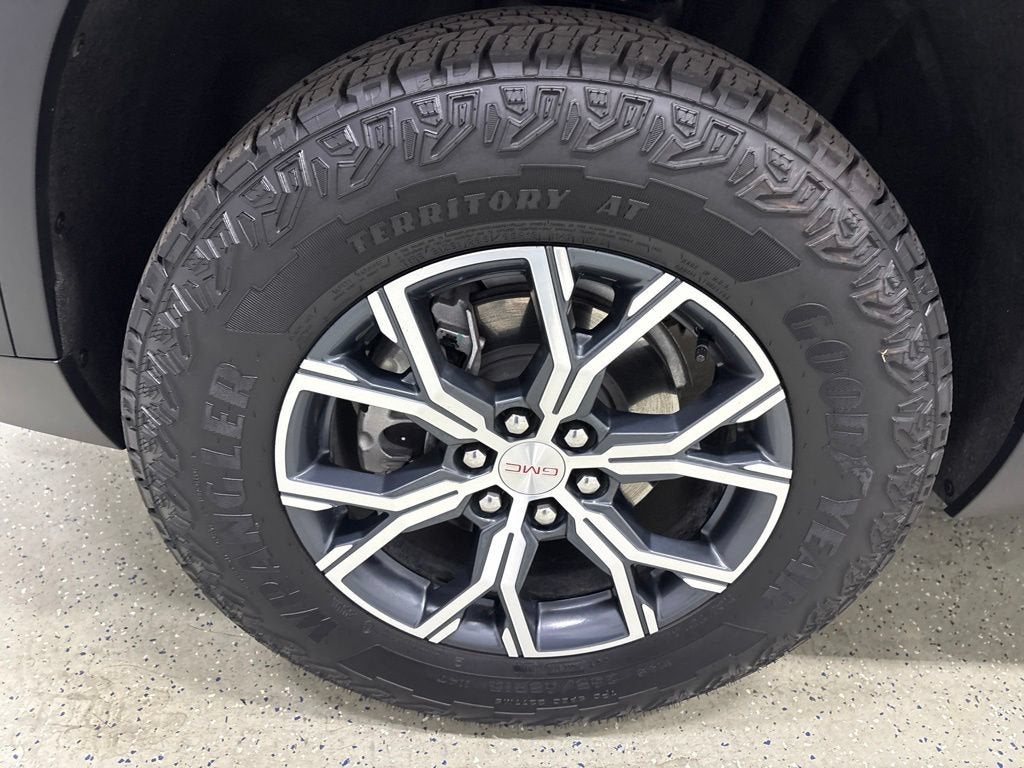 2025 GMC Acadia AT4
