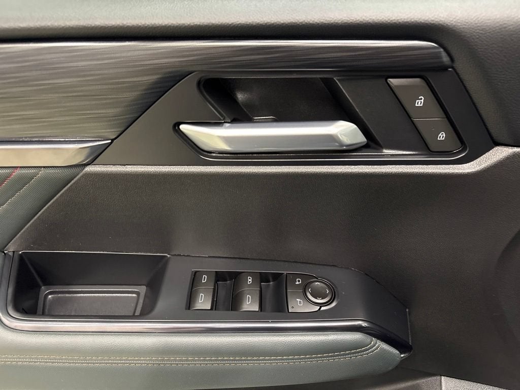 2025 GMC Acadia AT4