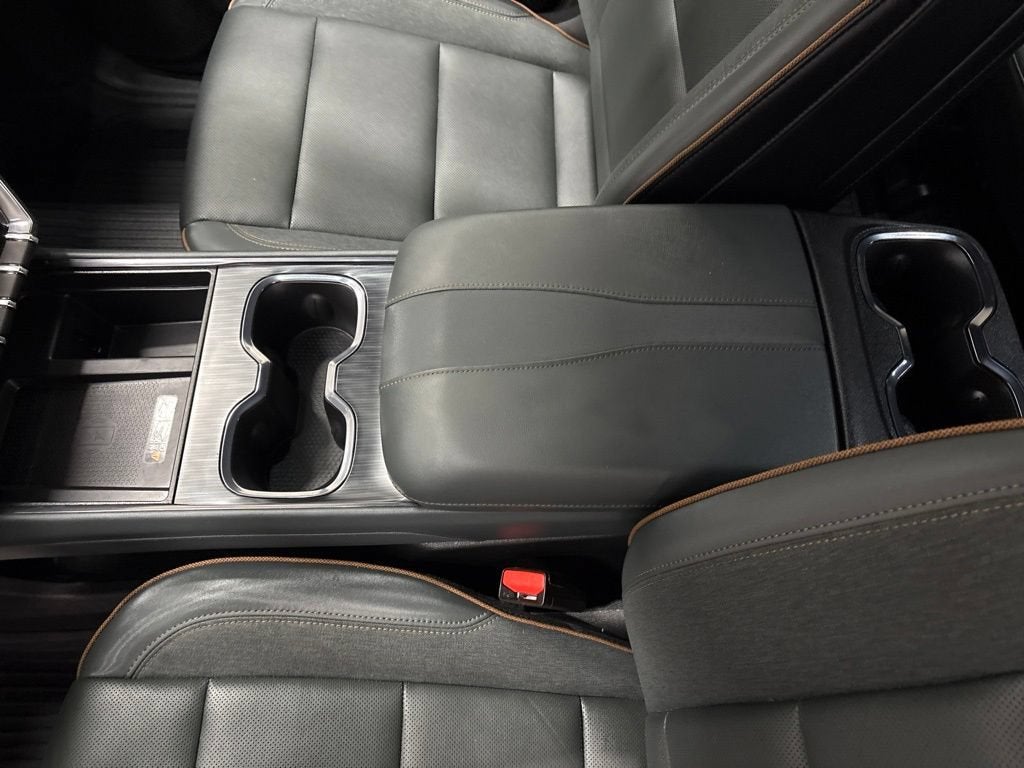 2025 GMC Acadia AT4