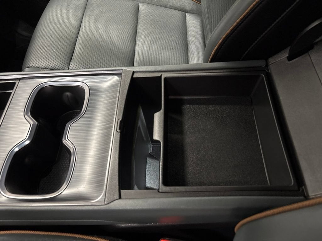 2025 GMC Acadia AT4