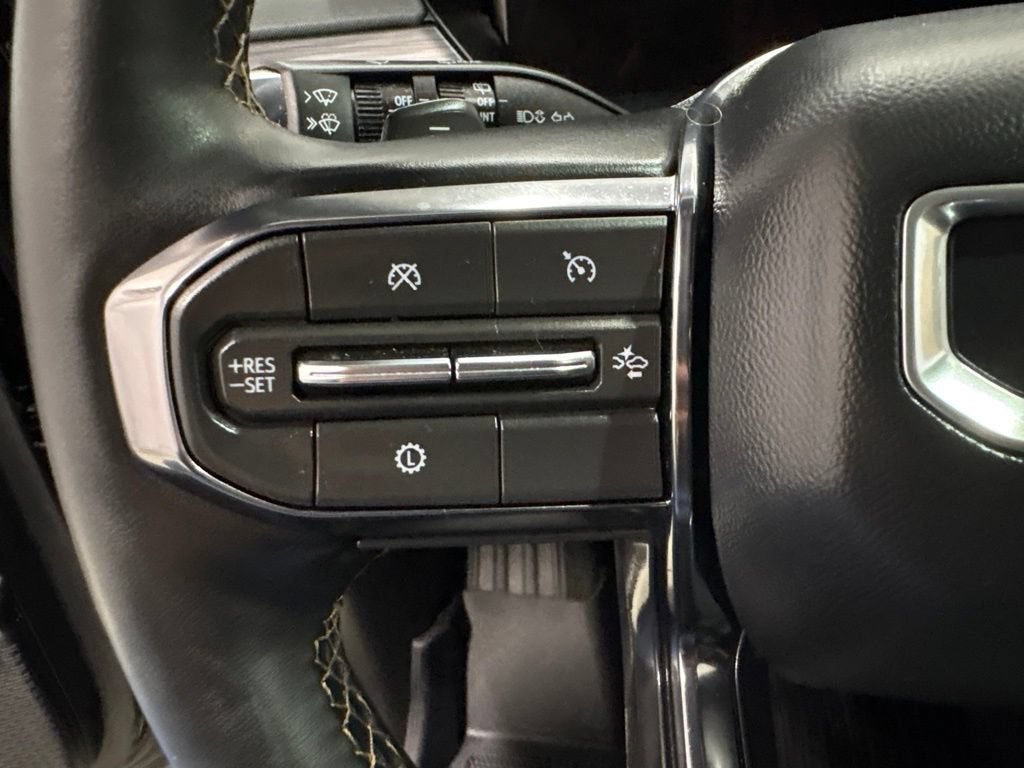 2025 GMC Acadia AT4