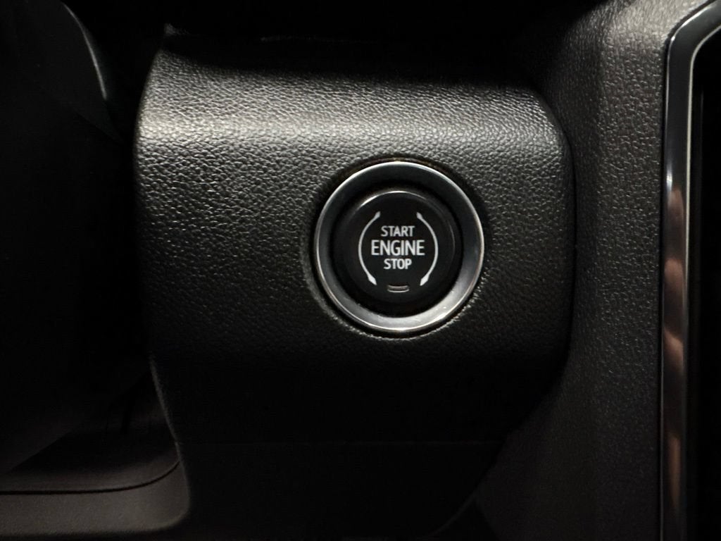 2025 GMC Acadia AT4