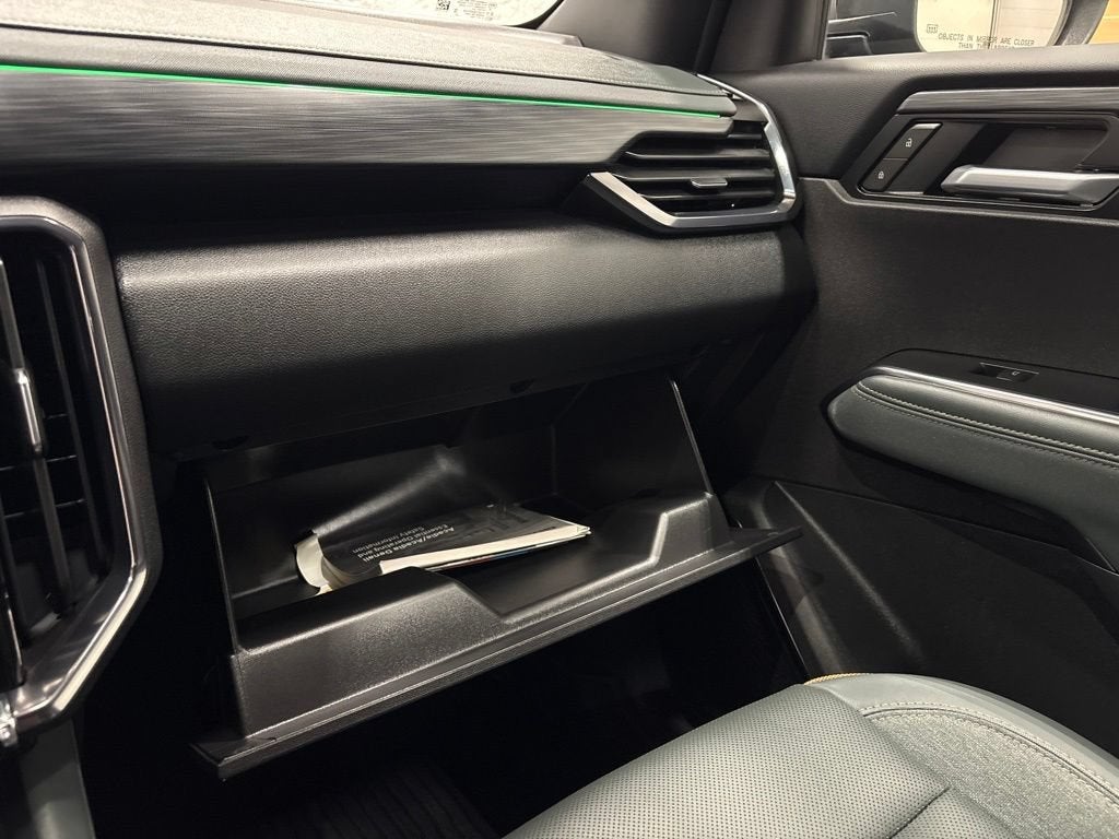 2025 GMC Acadia AT4