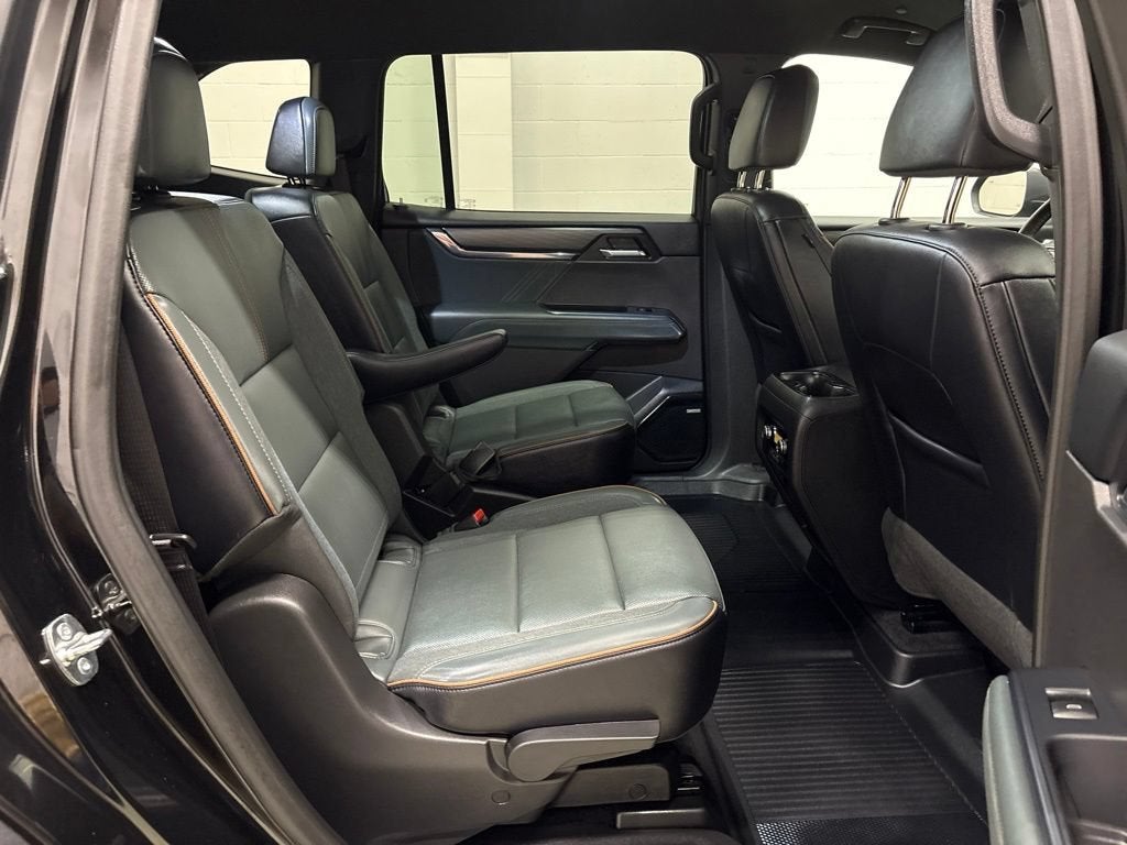 2025 GMC Acadia AT4