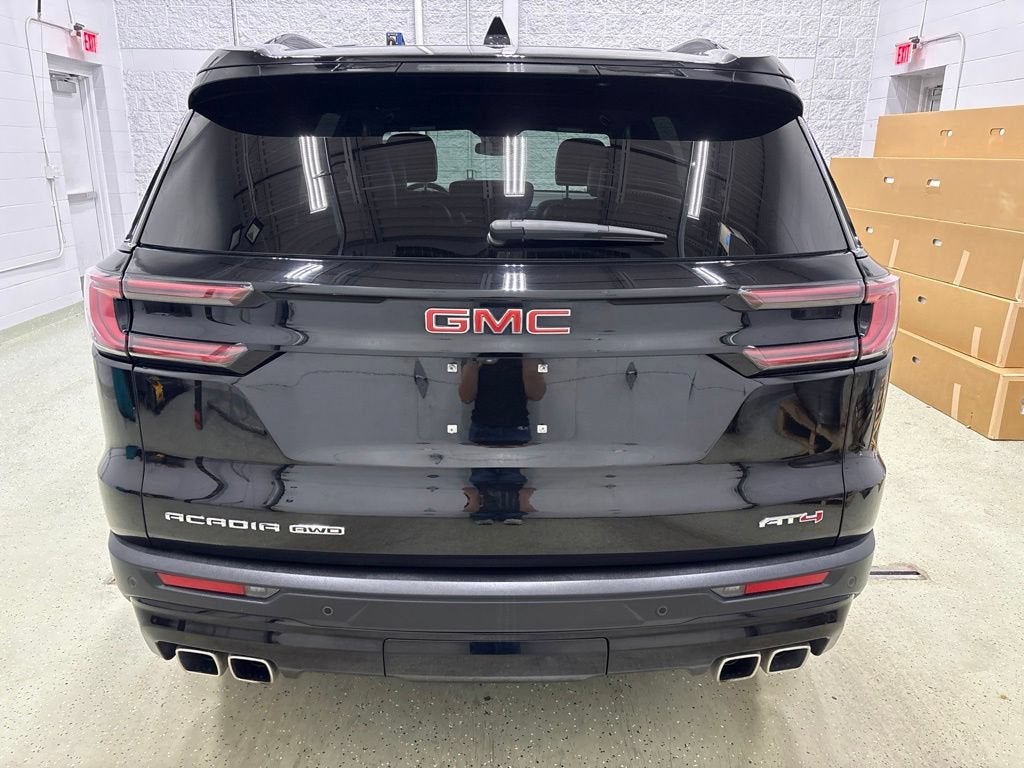 2025 GMC Acadia AT4