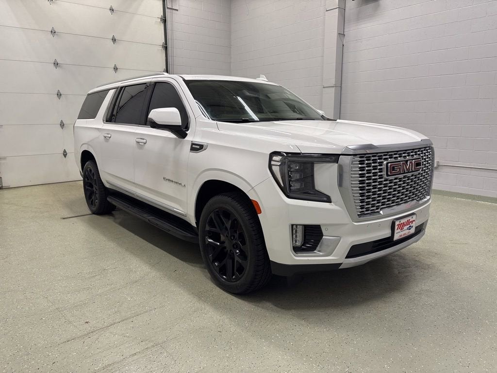 Used 2021 GMC Yukon XL Denali with VIN 1GKS2JKT7MR468328 for sale in Rogers, Minnesota