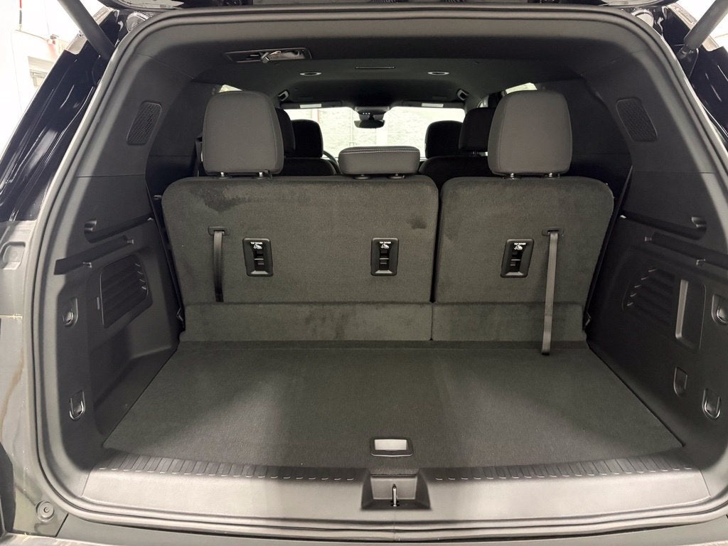 2027 Chevrolet Traverse LT SUV AWD
