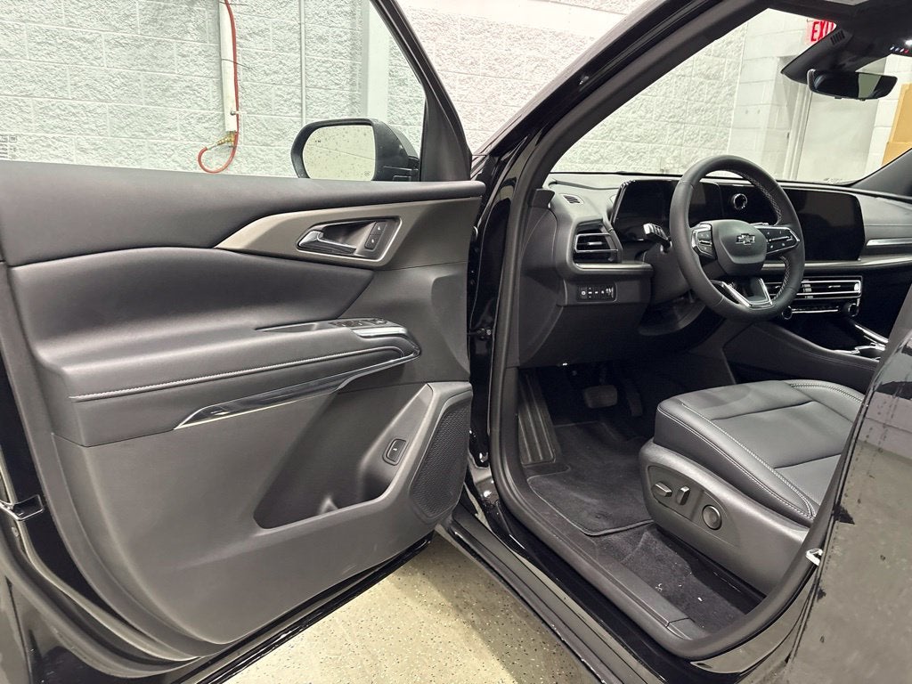 2027 Chevrolet Traverse LT SUV AWD