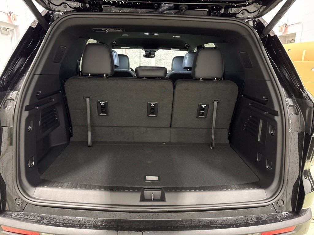 2027 Chevrolet Traverse LT SUV AWD