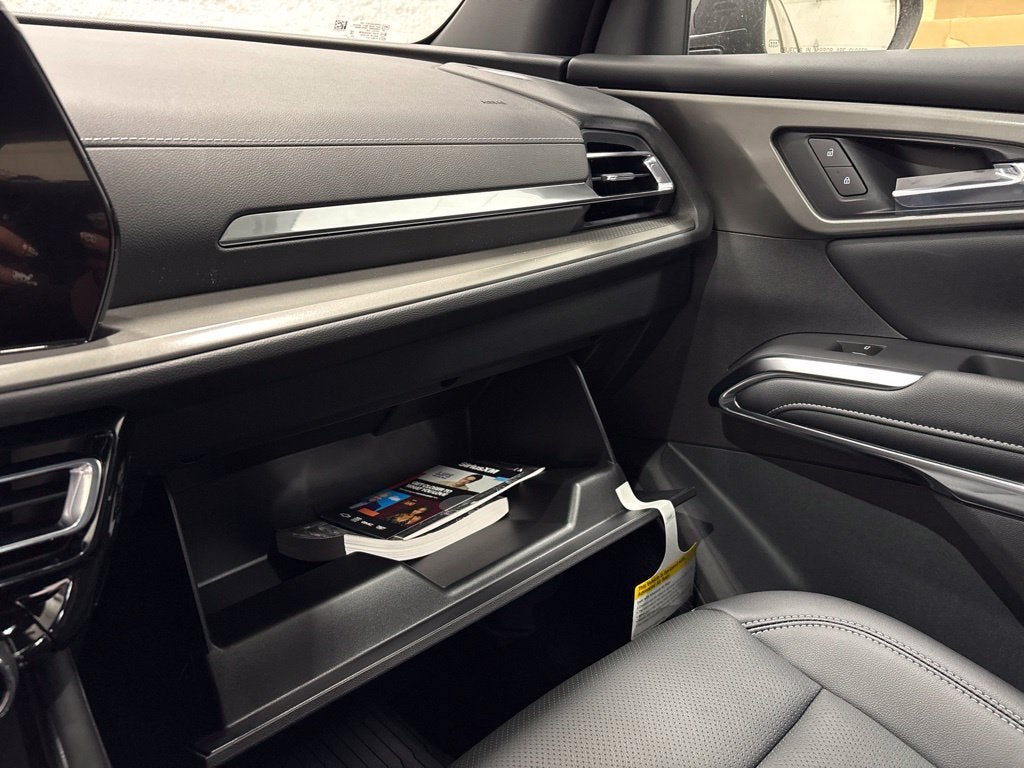 2027 Chevrolet Traverse LT SUV AWD