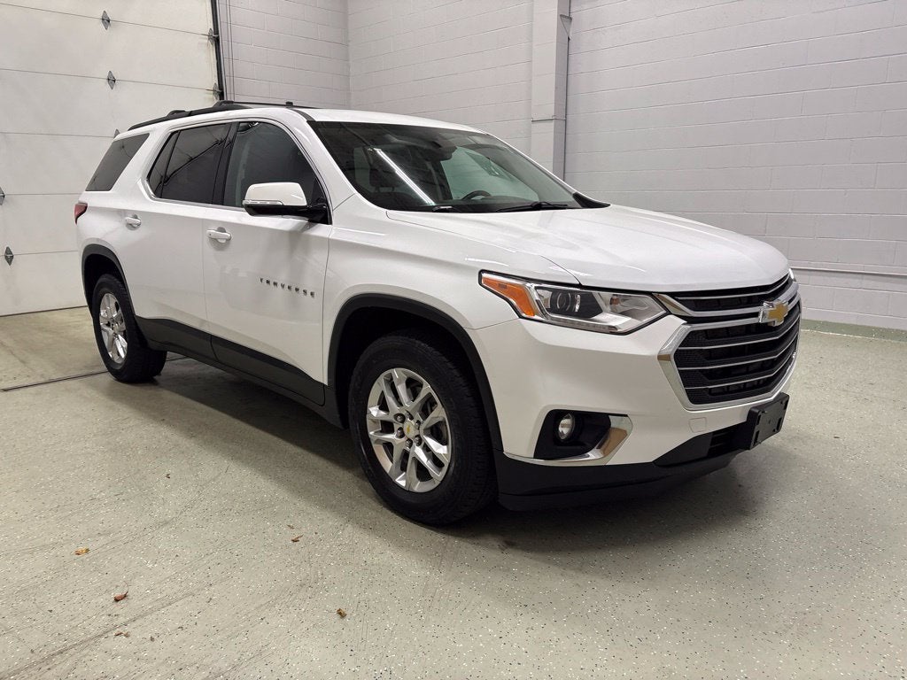 Used 2020 Chevrolet Traverse 1LT with VIN 1GNEVGKW6LJ150153 for sale in Rogers, Minnesota