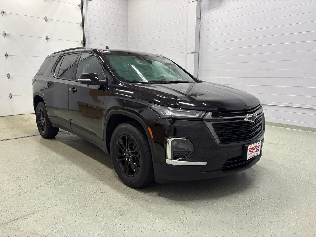 Used 2023 Chevrolet Traverse 1LT with VIN 1GNEVGKW8PJ174833 for sale in Rogers, Minnesota