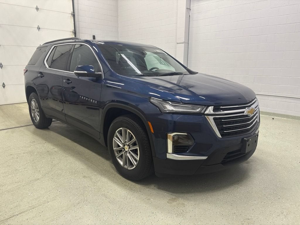2023 Chevrolet Traverse LT Leather