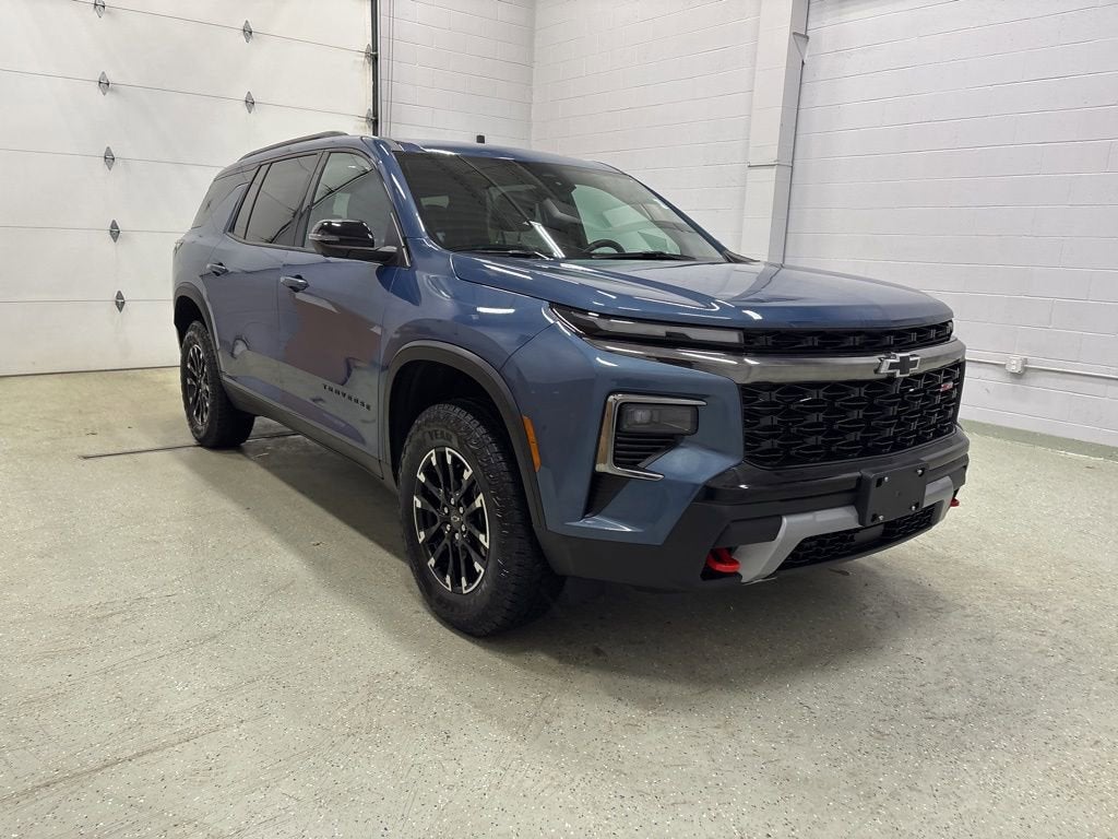 Used 2024 Chevrolet Traverse Z71 with VIN 1GNEVJKS3RJ146256 for sale in Rogers, Minnesota