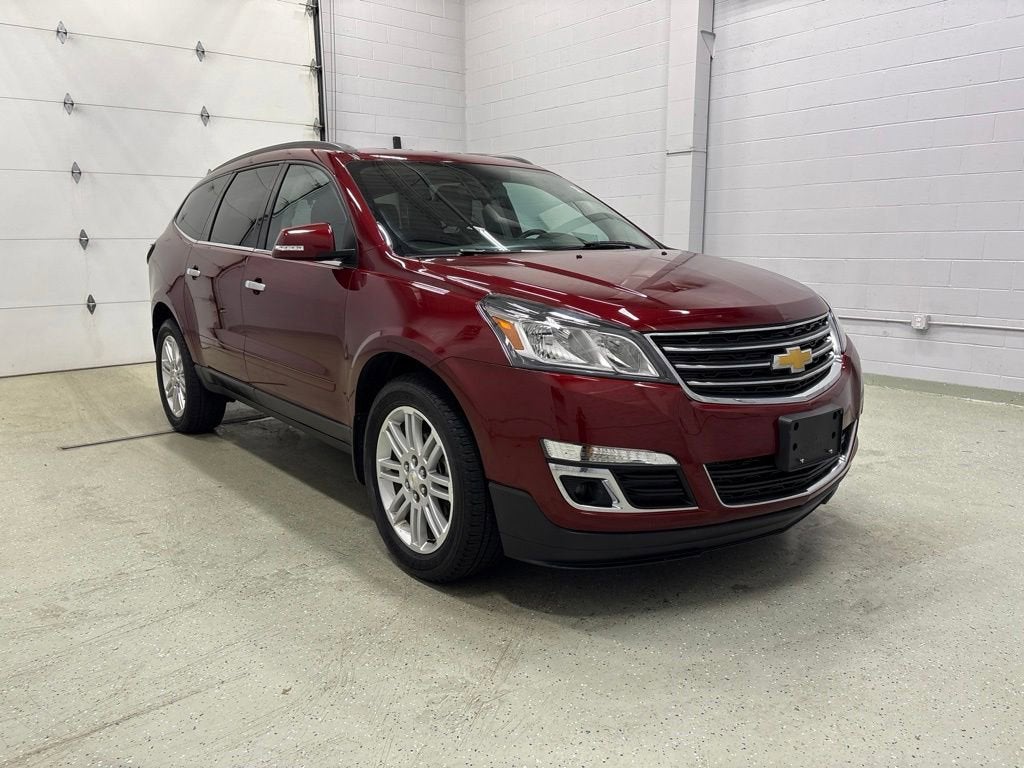 Used 2015 Chevrolet Traverse 1LT with VIN 1GNKVGKD5FJ329256 for sale in Rogers, Minnesota