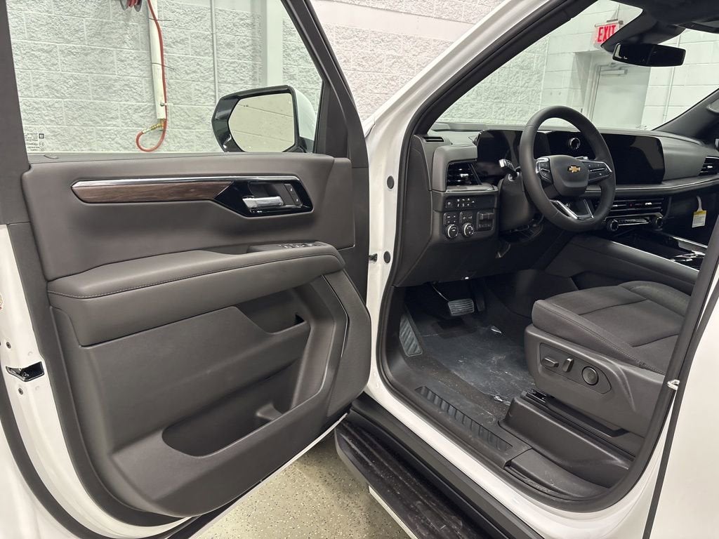 2026 Chevrolet Suburban LS SUV 4WD