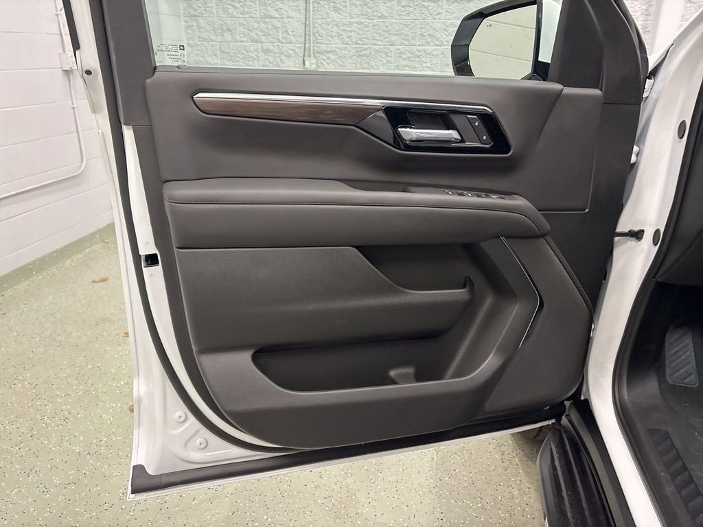 2026 Chevrolet Suburban LS SUV 4WD