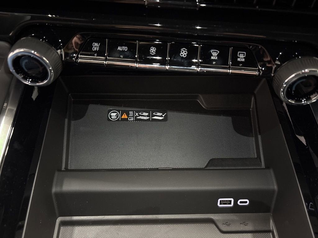 2026 Chevrolet Suburban LT SUV 4WD