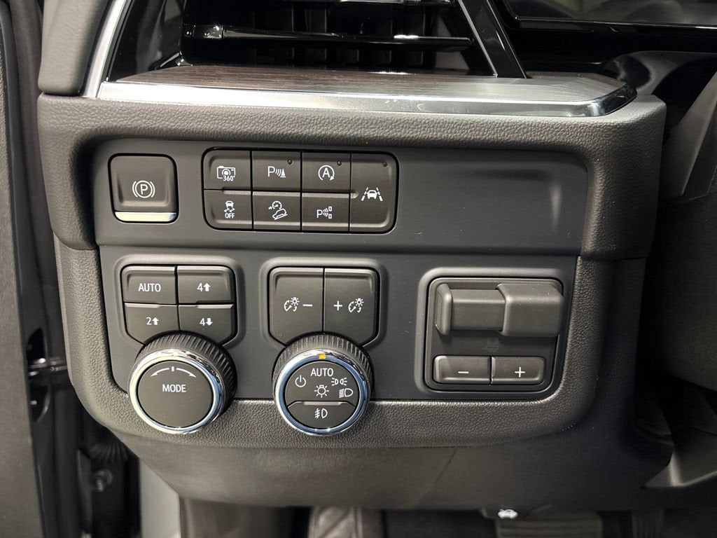 2026 Chevrolet Suburban LT SUV 4WD