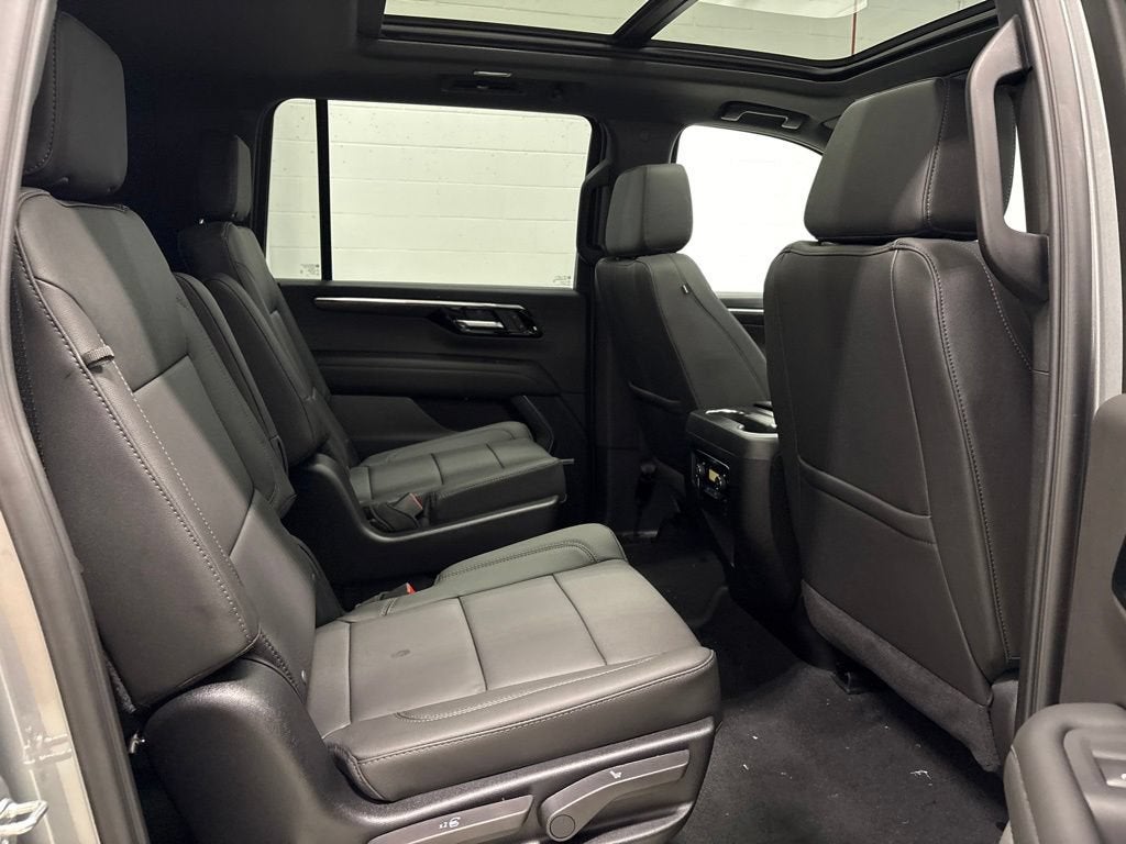 2026 Chevrolet Suburban LT SUV 4WD