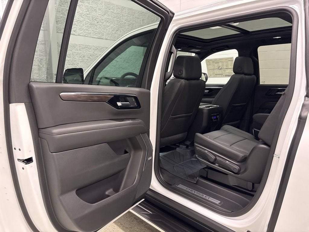 2026 Chevrolet Suburban LT SUV 4WD