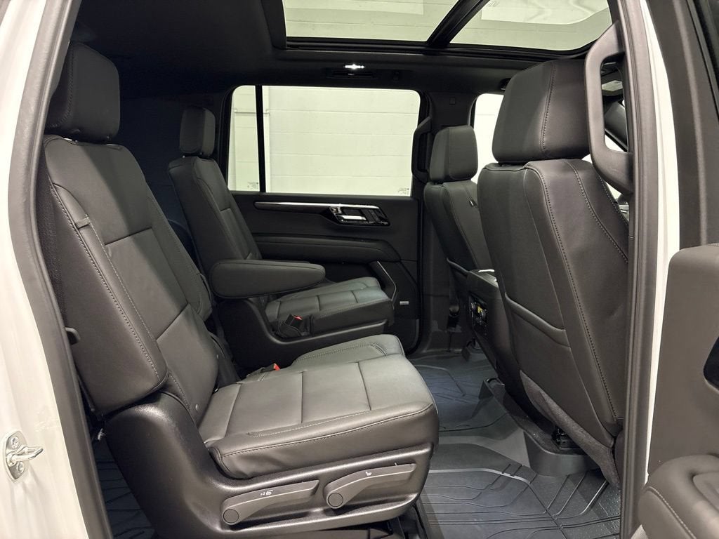 2026 Chevrolet Suburban LT SUV 4WD