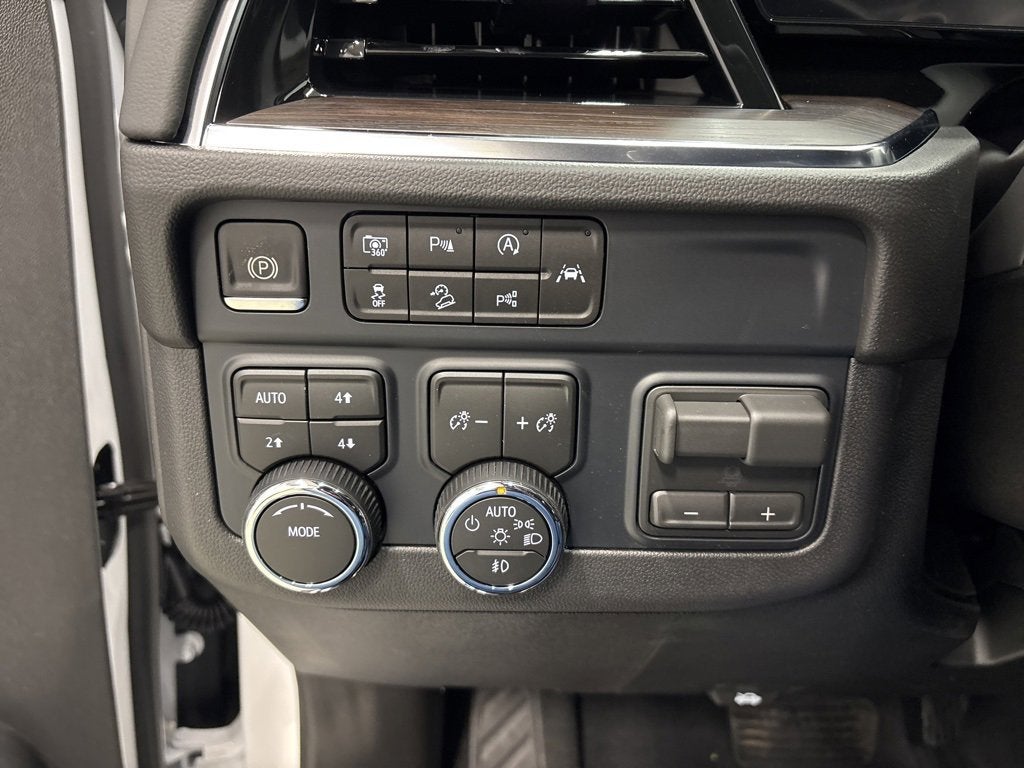 2026 Chevrolet Suburban LT SUV 4WD