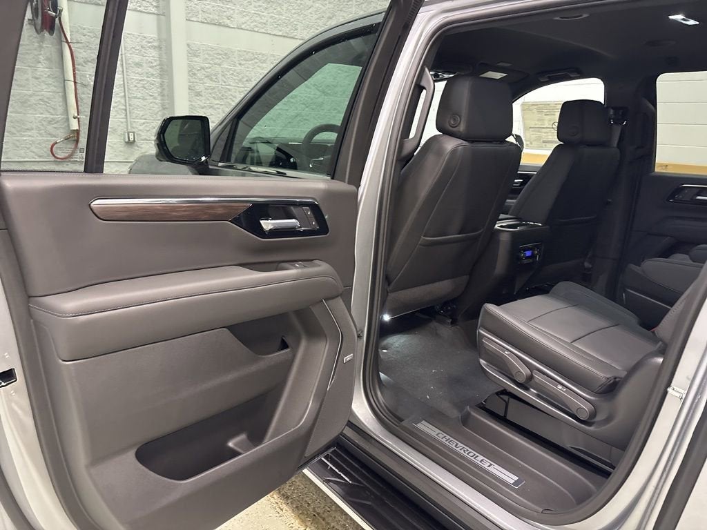 2026 Chevrolet Suburban LT SUV 4WD