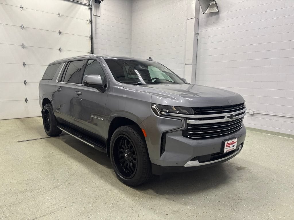 Used 2022 Chevrolet Suburban LT with VIN 1GNSKCKD6NR216210 for sale in Rogers, Minnesota