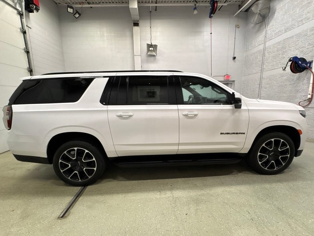 2023 Chevrolet Suburban RST