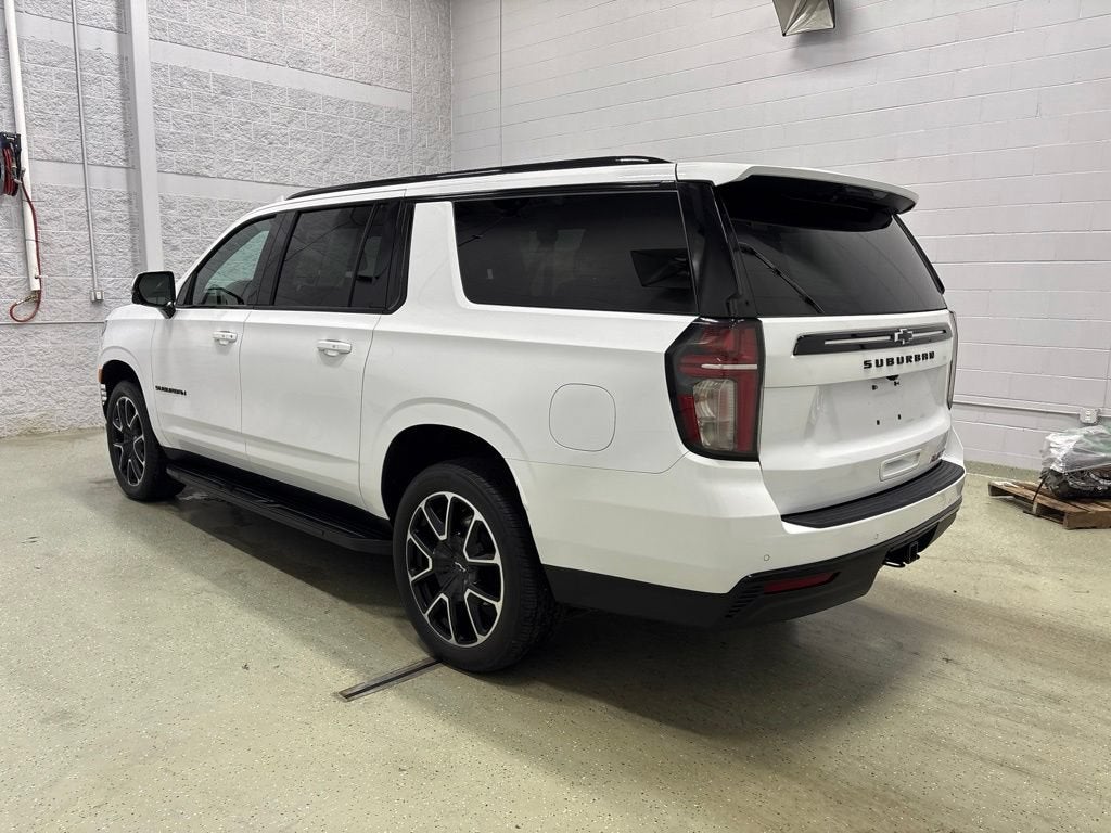 2023 Chevrolet Suburban RST