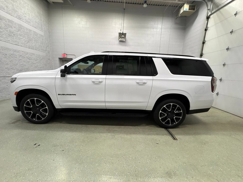 2023 Chevrolet Suburban RST