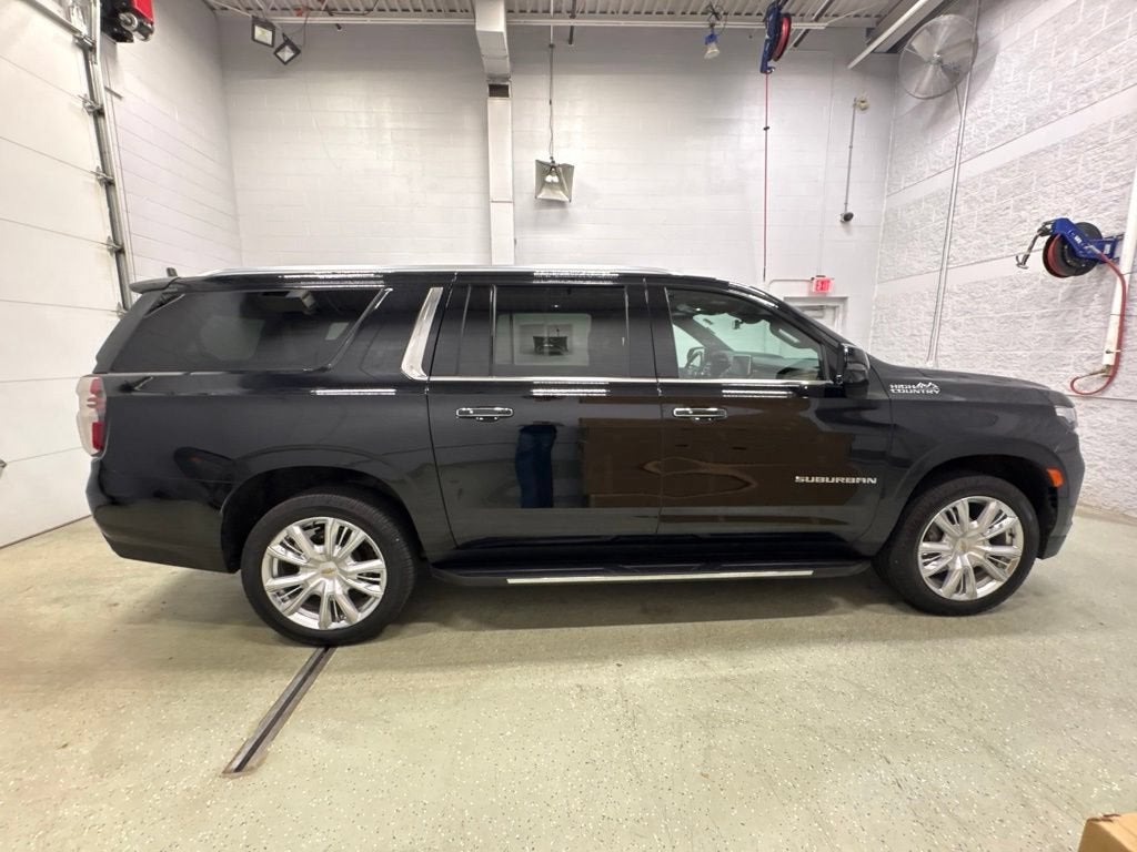 2023 Chevrolet Suburban High Country